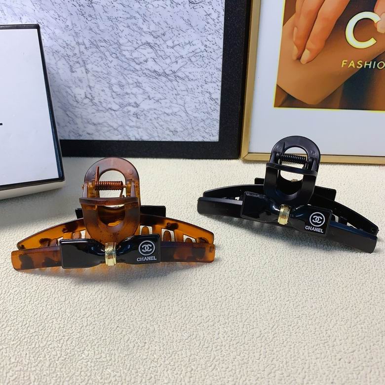 Chanel Hair Grab Clip  (1)